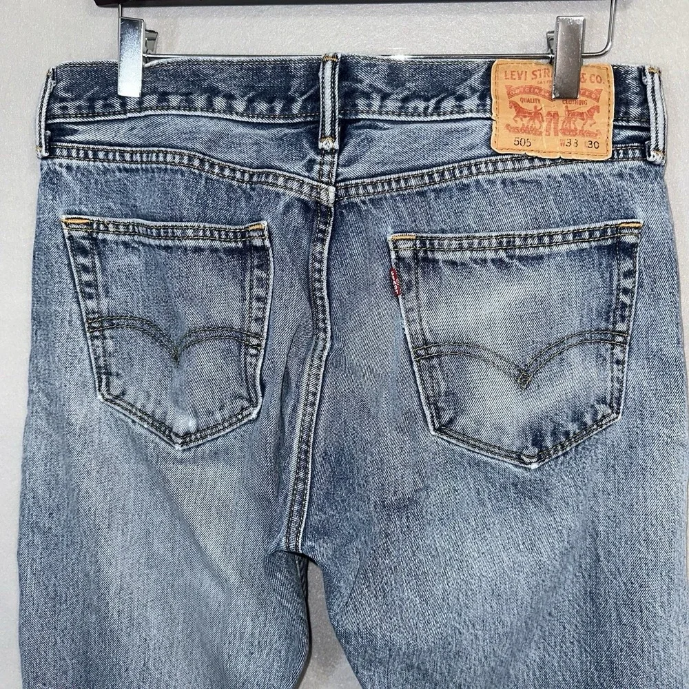 Levis 505 Jeans Mens Size 33x30 ( Fits 33x28) Blue Distressed Nice Fade Casual